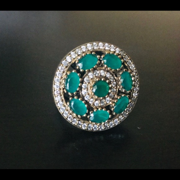 Emerald Ring - Picture 1 of 6